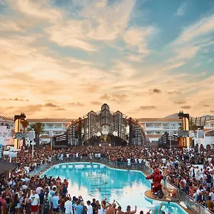 https://ushuaia-club-entrance-included.ibizaislandhotels.net