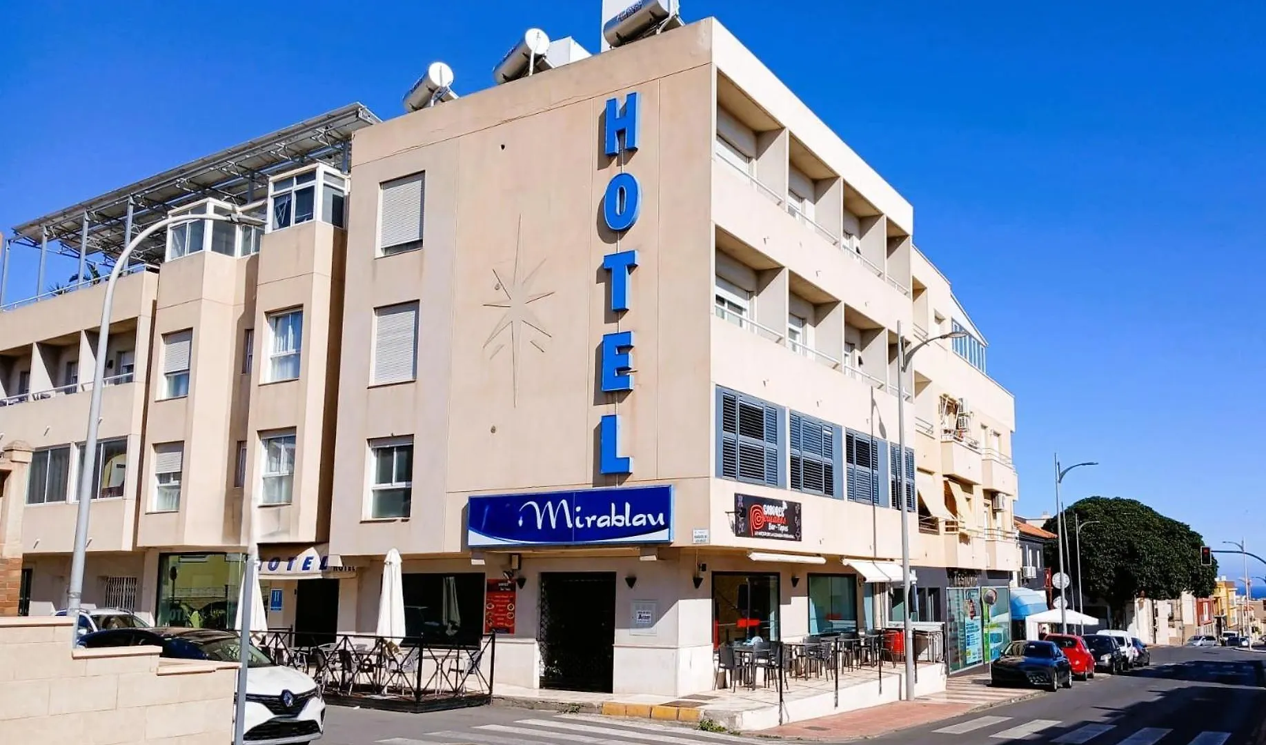 Hotel Mirablau アグアドゥルセ